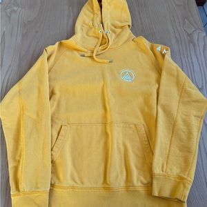 American Eagle Outfitters Yellow Sweatshirt Vibrant and Cozy